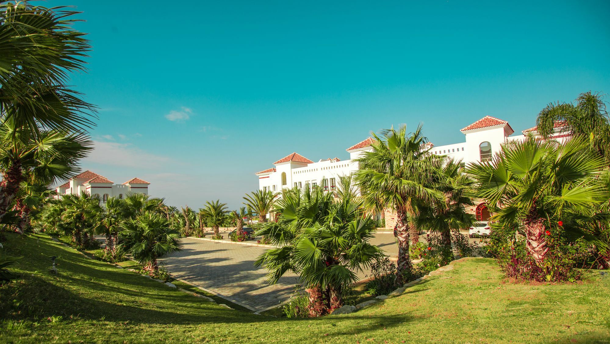 Mnar Castle Aparthotel Tangier Bagian luar foto
